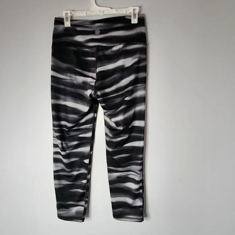 Athleta Chaturanga Capri Leggings XS Black White Striped High Rise H2O - Picture 2 of 5